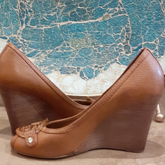 Tory Burch leather "Amanda" peep toe logo wedges - Picture 7 of 14